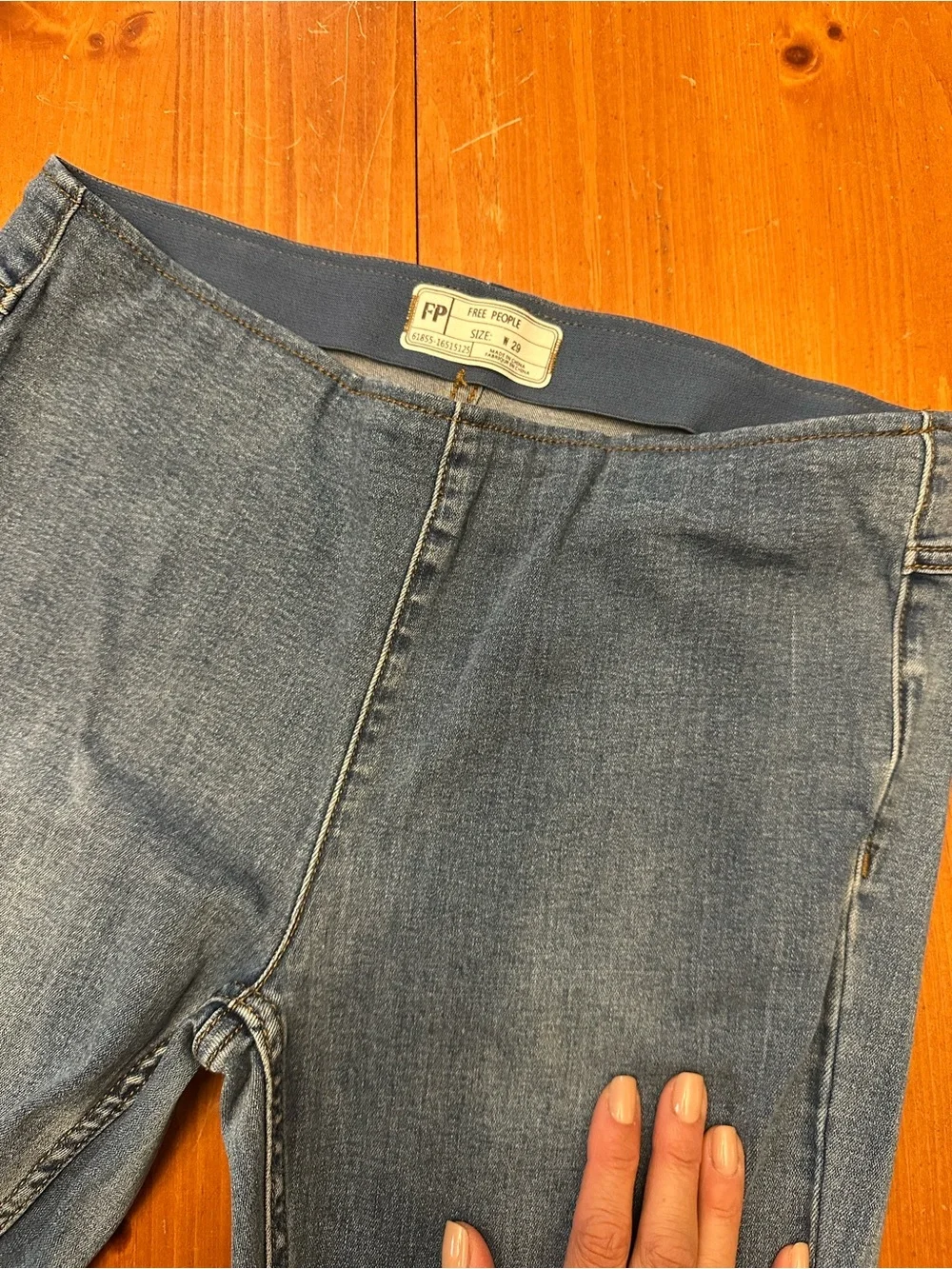 Free People Retro 70s Vibe Flare Jeans pull on knee dart boho